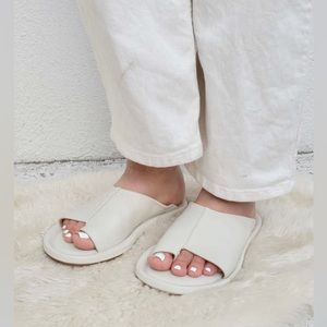 Cordera Cut Out Mule Ivory New in Box